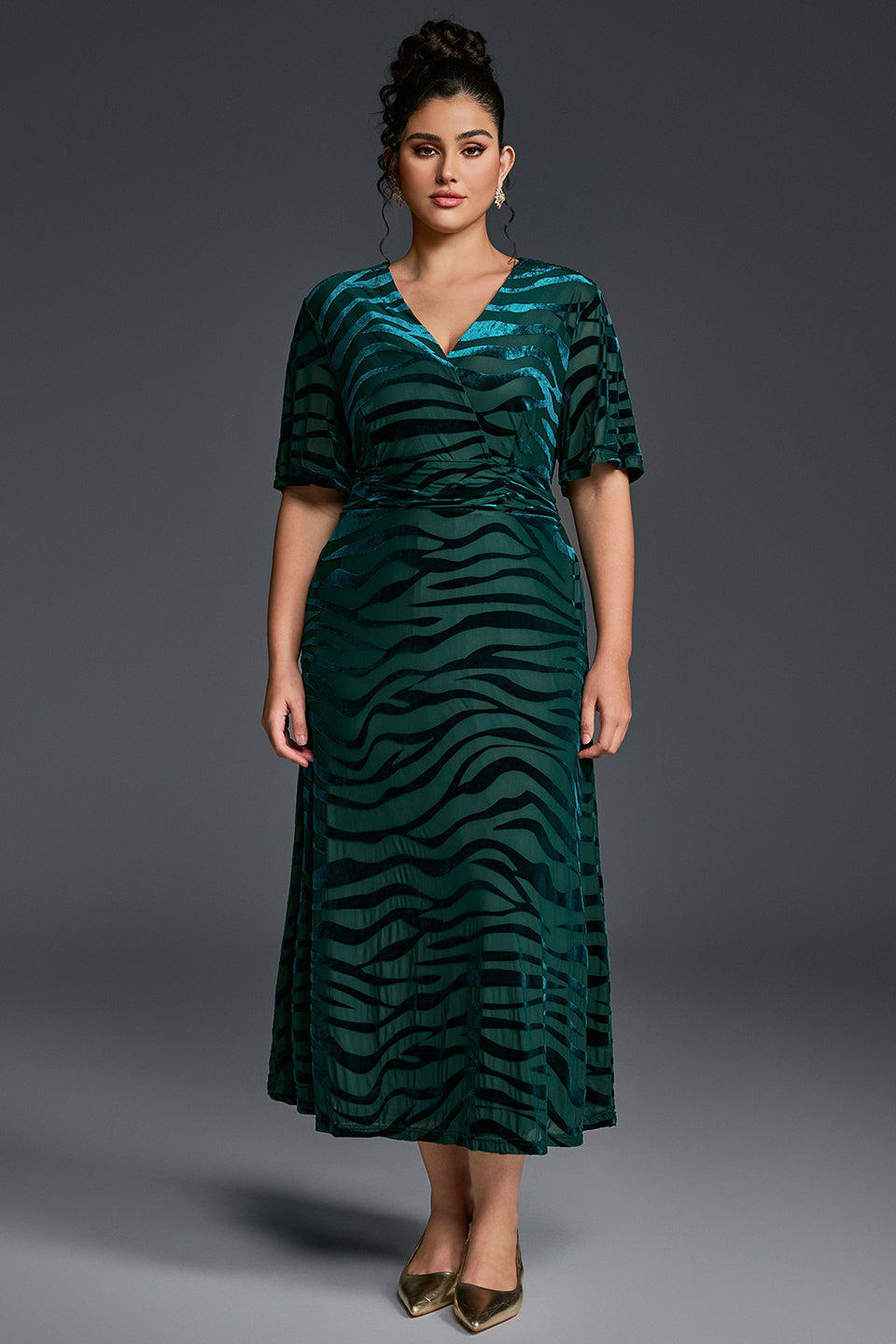 Curveins Plus Size V-Neck Batwing Sleeve Tiger Print Velvet Maxi Dress