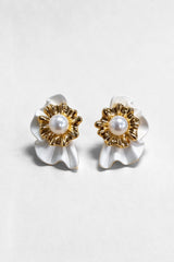 Curveinse Elegant Two-Tone Floral Pearl Earrings