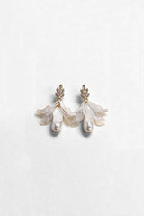 Curveinse Floral Pearl Zircon Elegant Nature Inspired Earrings