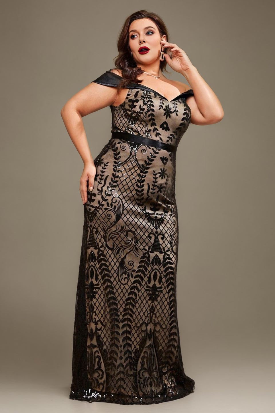 Curveins Plus Size Off-Shoulder Floral Pattern Curve-Hugging Mermaid Maxi Dress