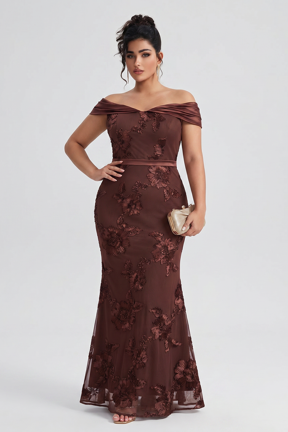 dresses for curvier women Get the perfect dress: Feminine Flair - Pretty Curvy Girls Summer Wedding Guest Dresses for