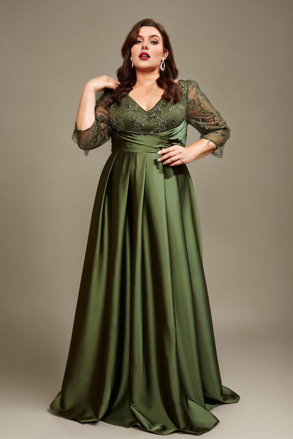 Curveins Plus Size Elegant V-Neck Embroidery Half-Sleeve Slimming Maxi Dress
