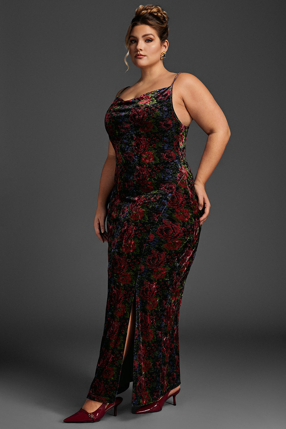 Curveins Plus Size V-Neck Velvet Sleeveless Split Hem Plain Maxi Dress