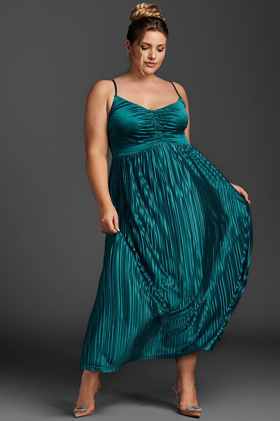 Curveins Plus Size V-Neck Ruched Sleeveless Dress