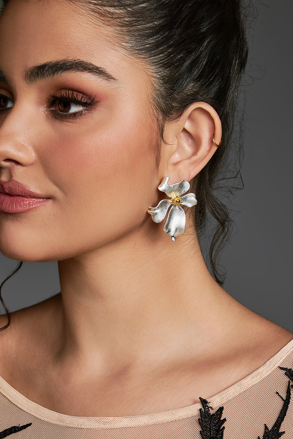 Curveins Chic Asymmetrical Floral Metal Earrings