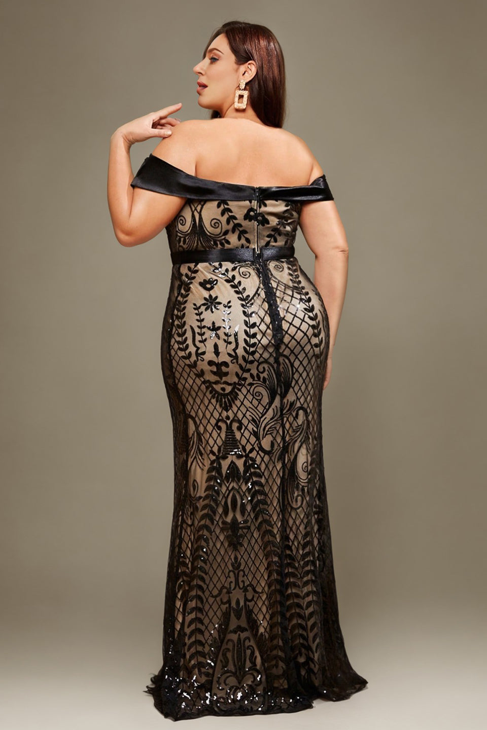 Curveins Plus Size Off-Shoulder Floral Pattern Curve-Hugging Mermaid Maxi Dress