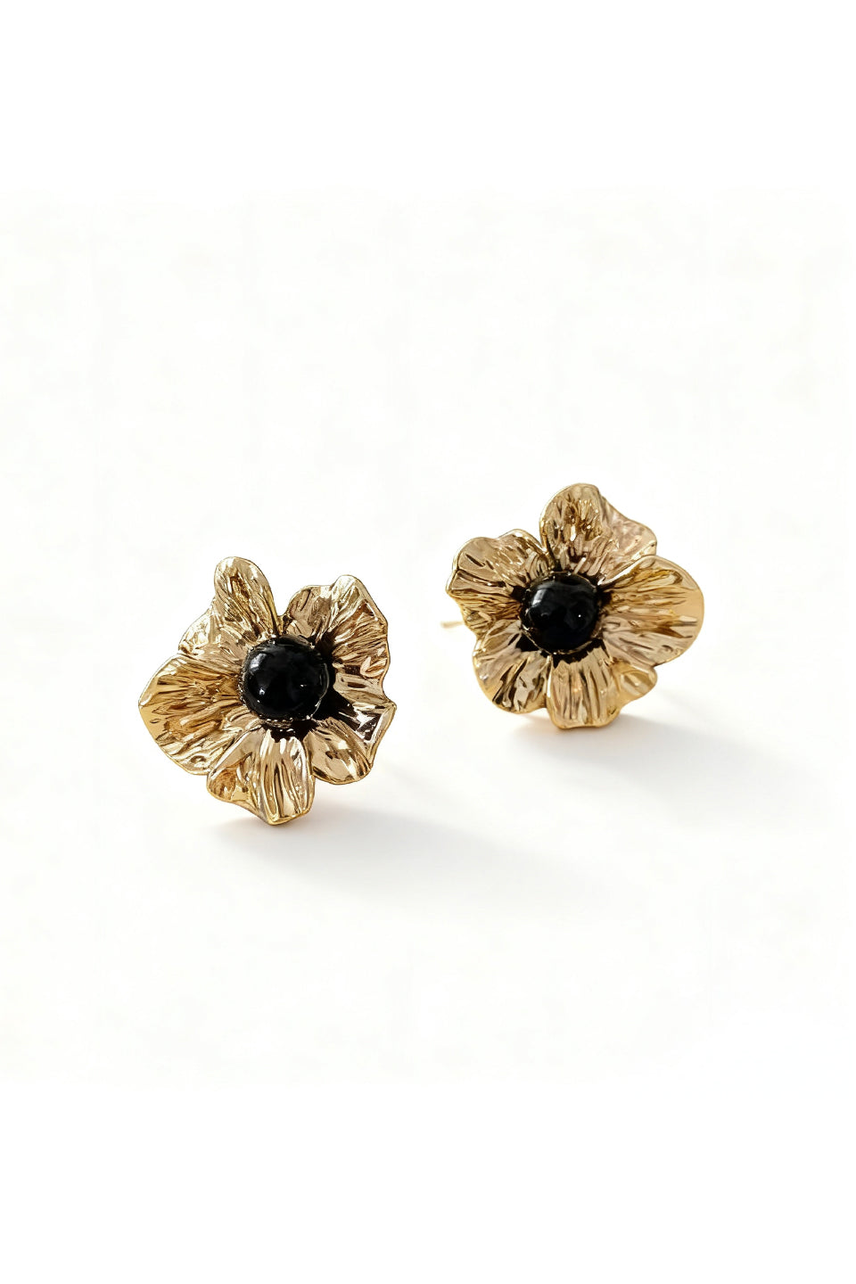 Curveins Black Onyx Metal Flower Stud Earrings