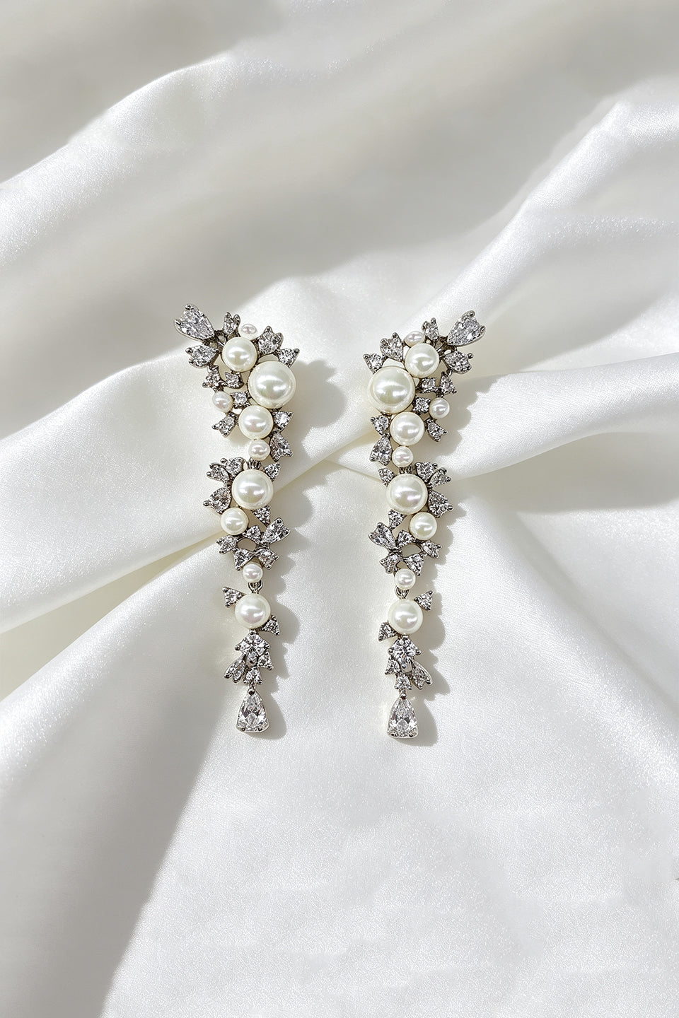 Curveinse Elegant Rhinestone Starry Pearl Dangle Earrings