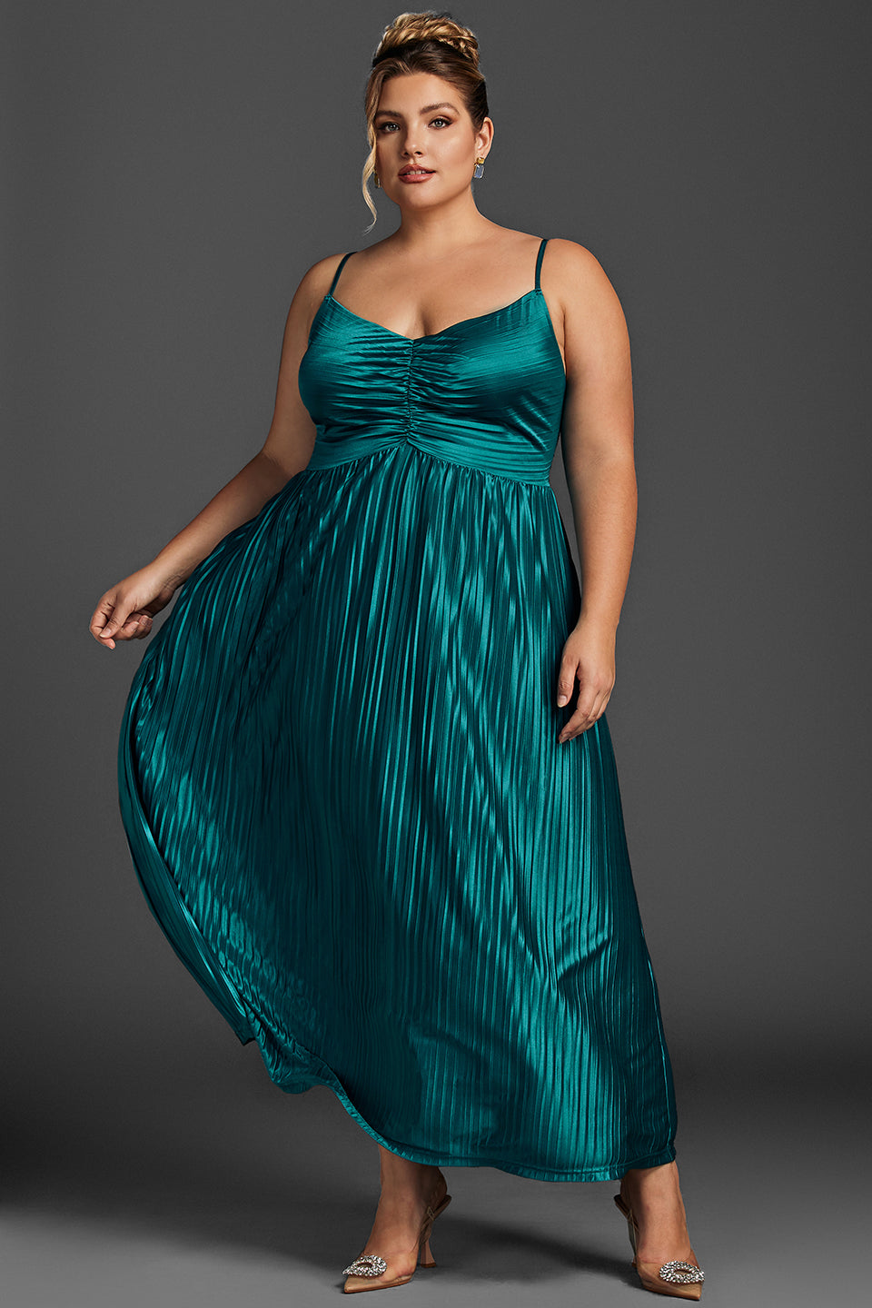 Curveins Plus Size V-Neck Ruched Sleeveless Dress